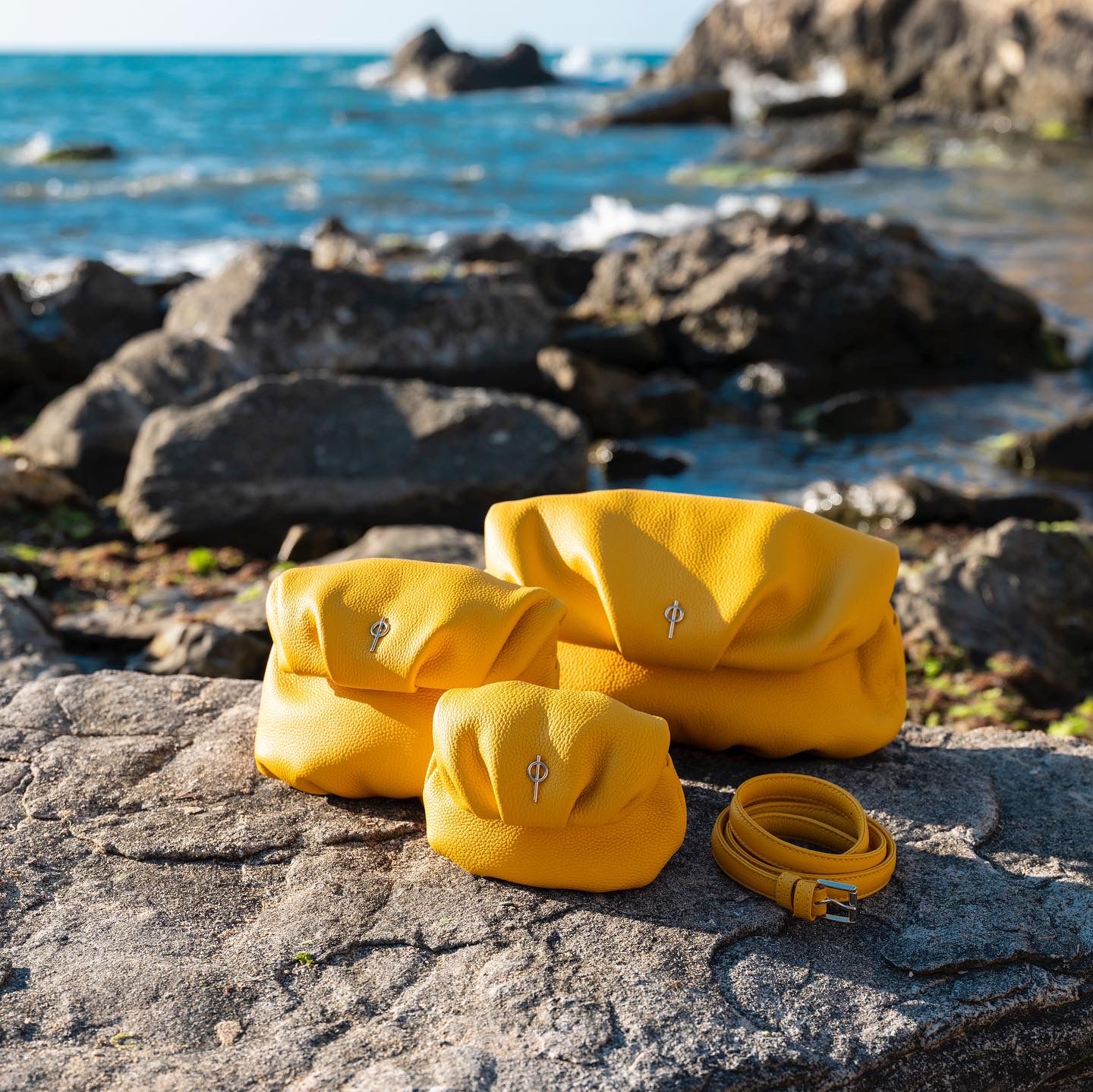 عوامة بيبي ليدا باللون الأصفر